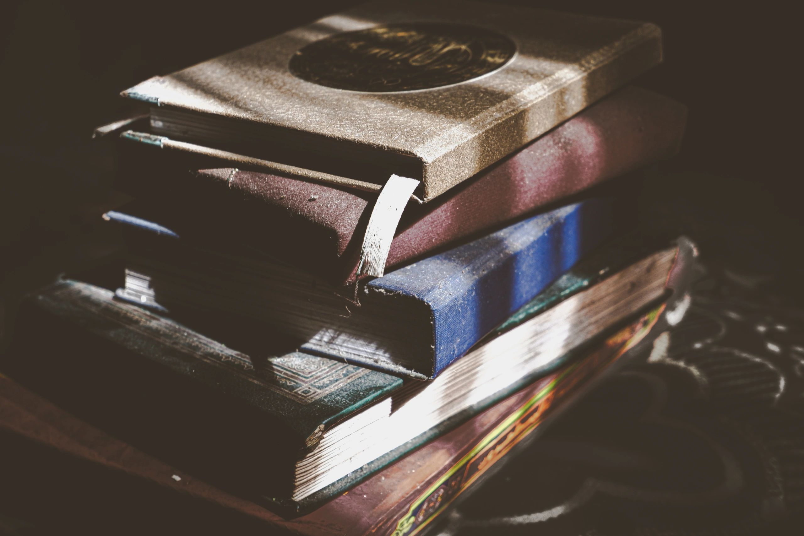 horror books shelf